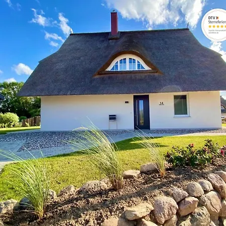 Lotta - Mit Kamin Und Sauna Fuer 7 Personen